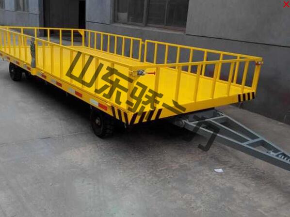帶護(hù)欄拖車